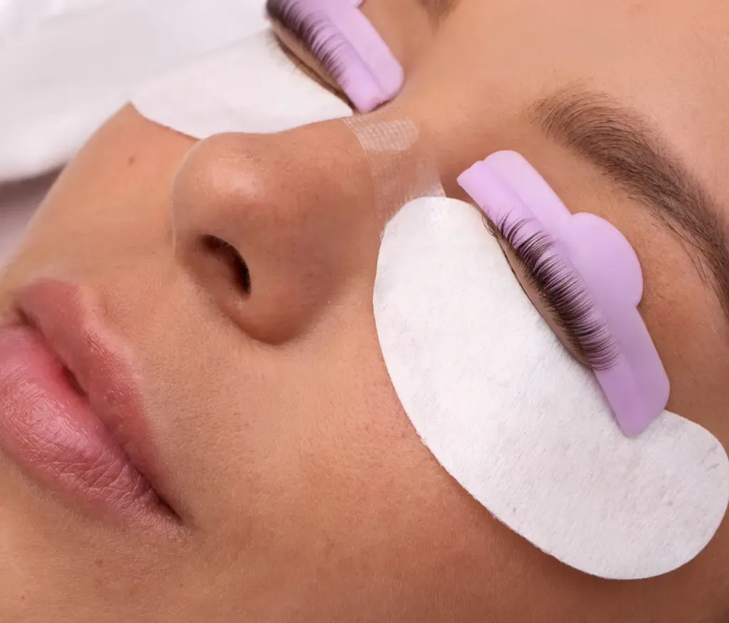 Ablauf der Wimpernkranzverdichtung bei JWC Kosmetik